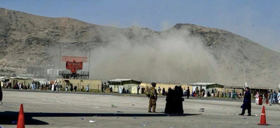 Esplosione all'aeroporto di Kabul, è un attacco suicida